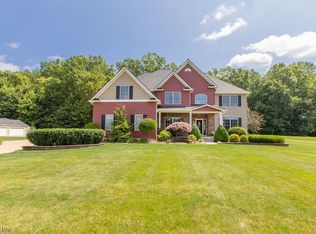 13685 View Point Ct, Columbia Station, OH 44028