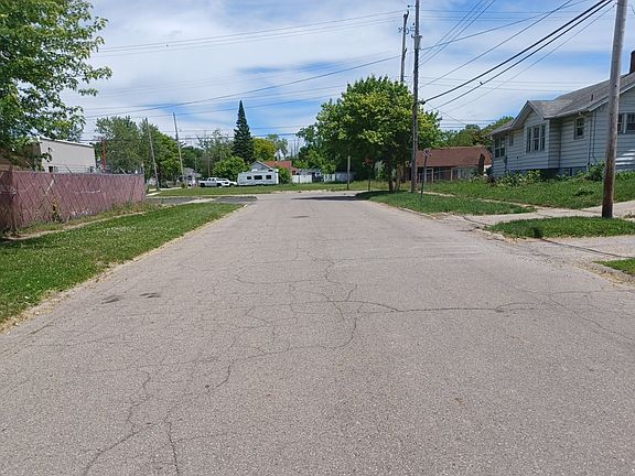 5th image of 1015 Remington Ave