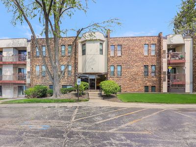 2212 Country Club Dr APT 2, Woodridge, IL, 60517