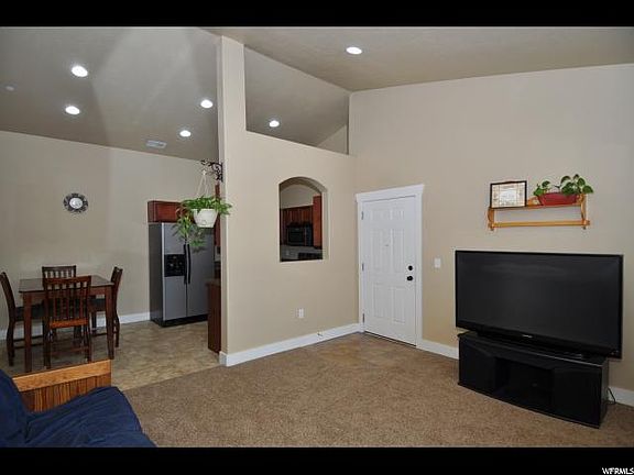 5th image of 148 W Spring Hill Way #811