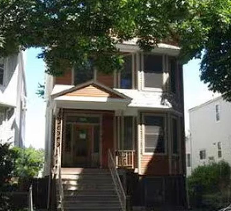 1st image of 2442 W Gunnison St #1