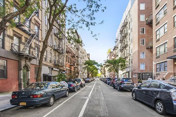 Rented by Compass | media 25