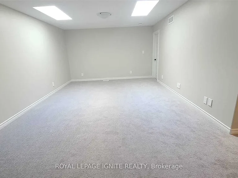 98 Athabaska Dr — Photo 14