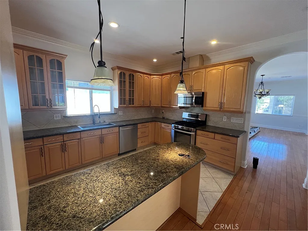 3 bed, 1400 sqft, $3,850 — Photo 4