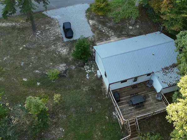 318 Woodland Dr, Mammoth Cave, KY 42259