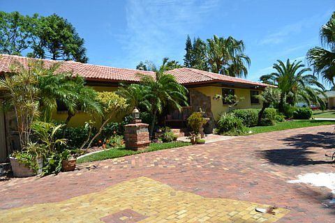 5th image of 883 Peninsula Dr