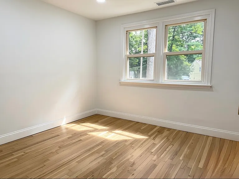 51 Birchwood Rd — Photo 18
