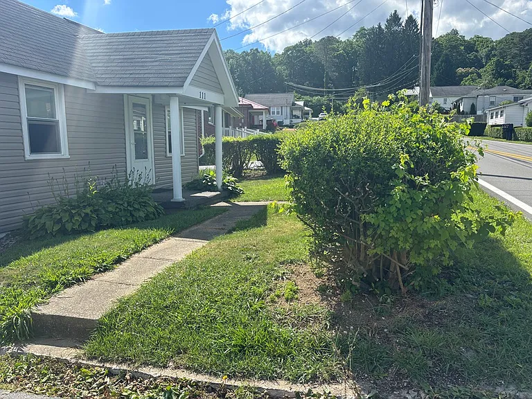 111 Maxwell Hill Rd — Photo 5
