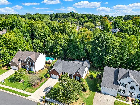 3rd image of 117 Doby Creek Ct