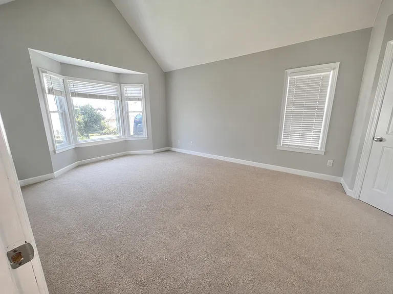 Master Bedroom-Downstairs