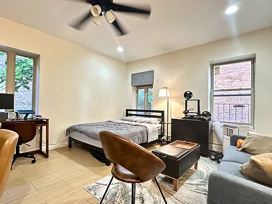 Rented by Zjama Realty Corp | media 9