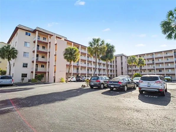 3915 Lake Bayshore Dr Unit 306, Bradenton, FL 34205