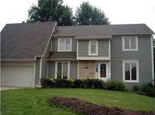 2711 NW Cedar Brk, Lees Summit, MO 64081