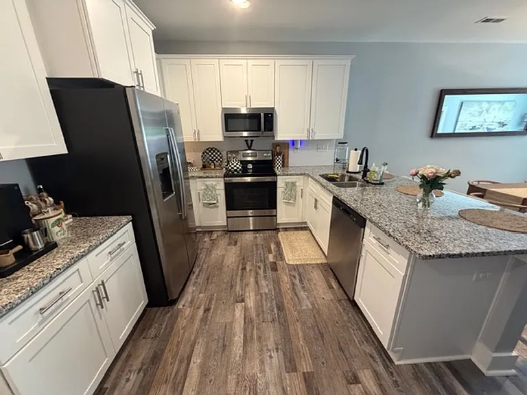 3050 Candlelight Dr — Photo 8