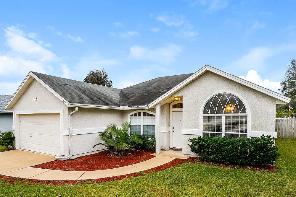 4 bed, 2.0 bath, 1514 sqft, $1,975 — Photo 3