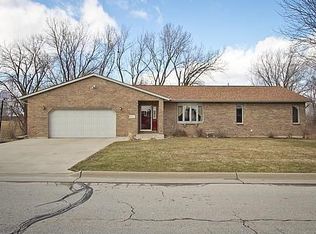 8125 Kalb Ridge St, Peosta, IA 52068