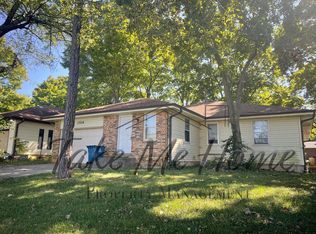 2516 W Farm Road 164, Springfield, MO 65807