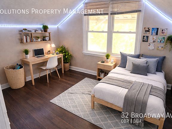 4th image of 32 Broadway Ave