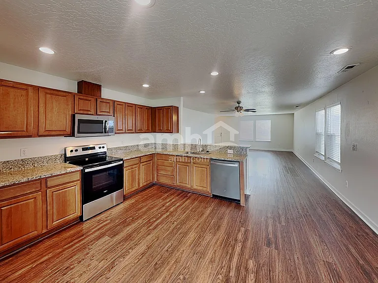 40 N Amanda Dr — Photo 3