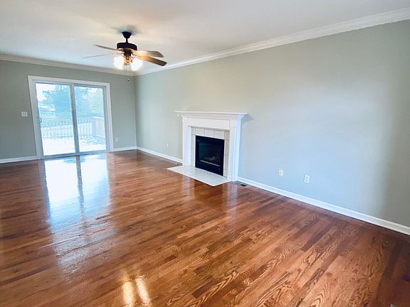 4th image of 5701 Lagerfield Ln