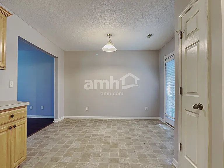 149 Trickle Dr — Photo 6