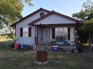 411 E Aldine St, Iowa Park, TX 76367
