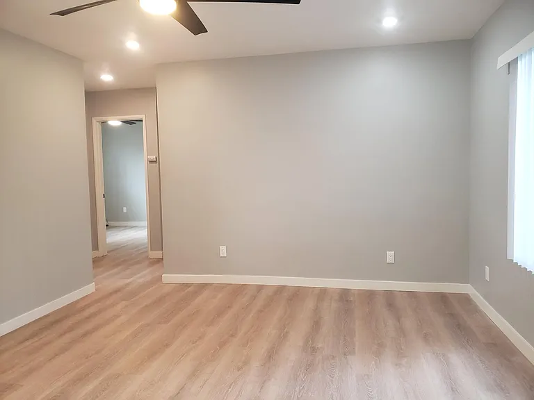 4306 52nd St — Photo 13