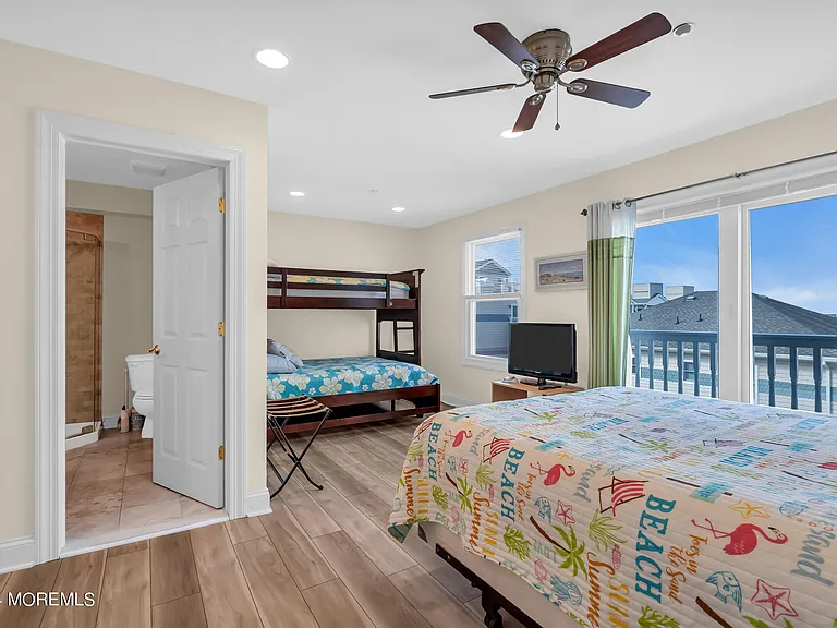 21 Blaine Ave #11 — Photo 23