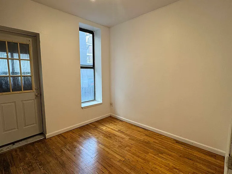 447 W 37th St #1RW — Photo 13