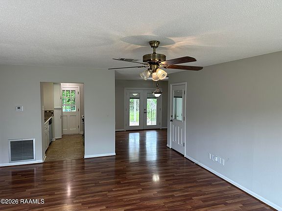 3rd image of 408 Guidry Rd