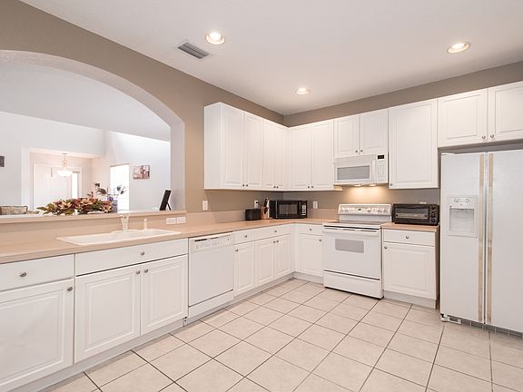 4th image of 3033 SW 137th Ave