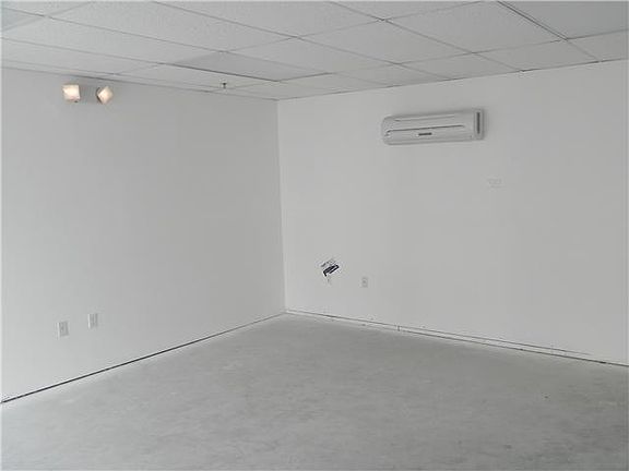 4th image of 2365 NW 70th Ave