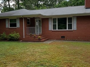 108 York Warwick Dr, Yorktown, VA 23692
