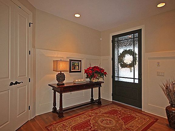 4th image of 102 Garden Dr