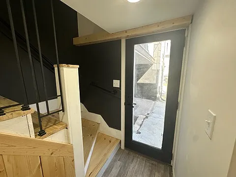 534 W 6th St #1 — Photo 18