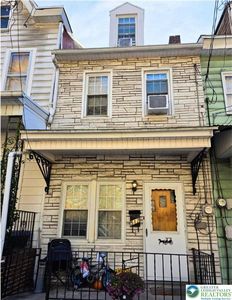 517 E Arch St, Pottsville, PA, 17901