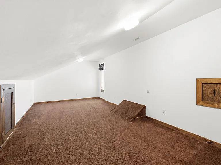 3000 Golden Hind Rd — Photo 43