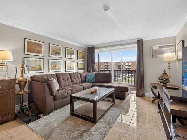 175 Ward St APT 50, Revere, MA 02151
