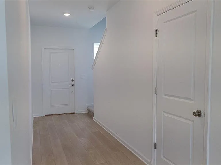 6433 Domizio Dr — Photo 5