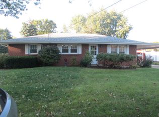 2321 10th St, Peru, IL 61354