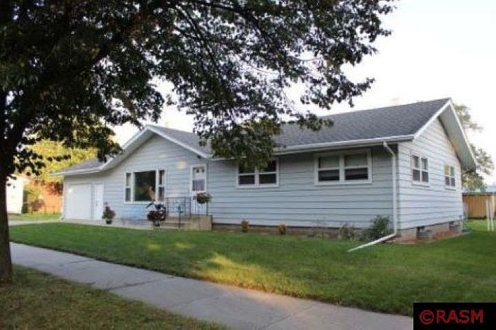 1st image of 915 10th St S