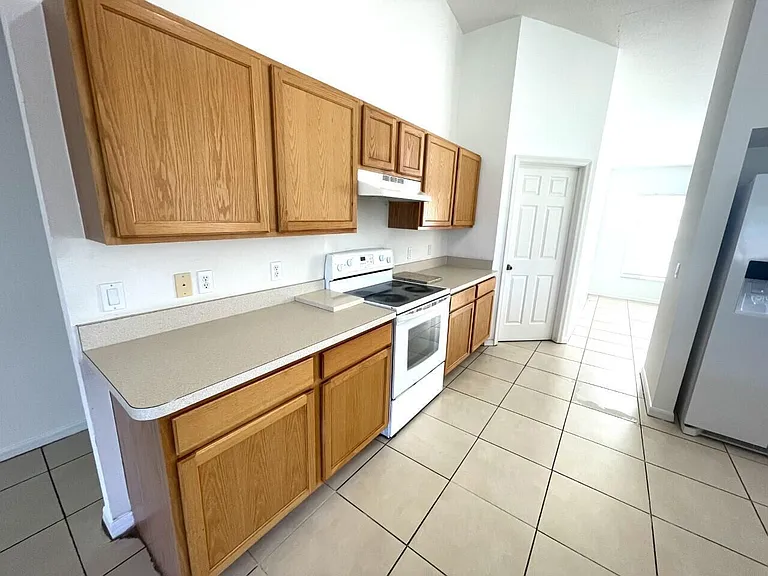 1061 SW Coleman Ave — Photo 6