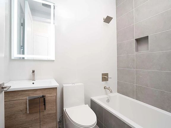 3rd image of 1493 Dekalb Ave #2C