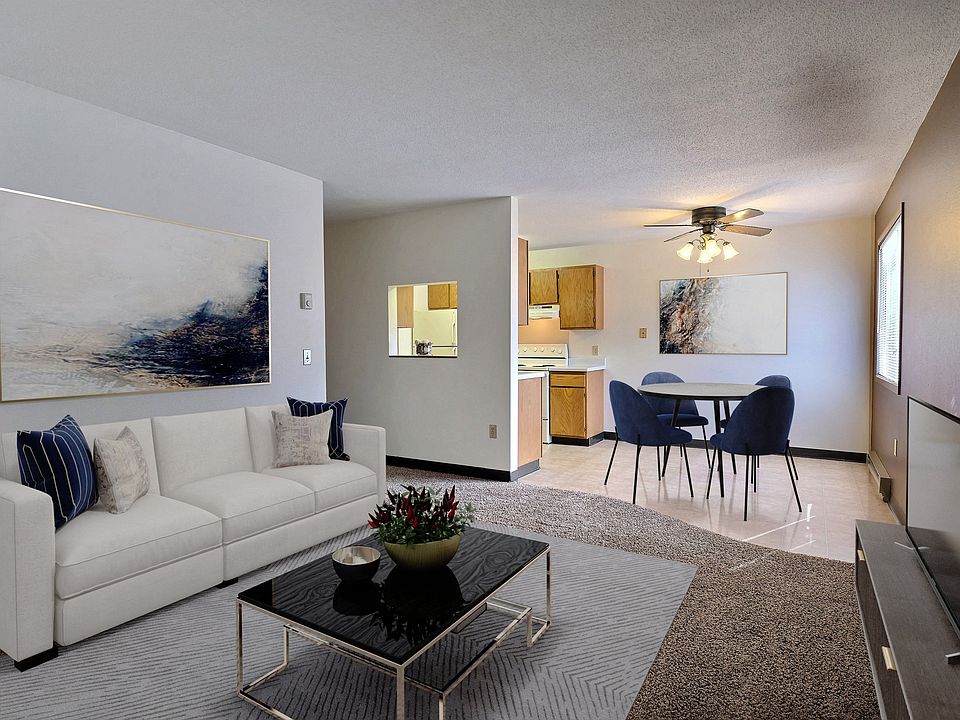 Fargo, ND Prairiewood Meadows Apartments | Living