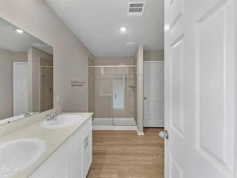 8213 Red Spruce St — Photo 7