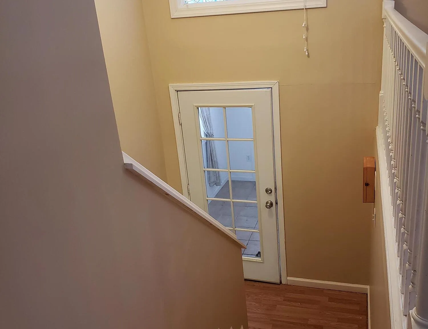 4 bed, 3.0 bath, 2081 sqft, $3,200 — Photo 2