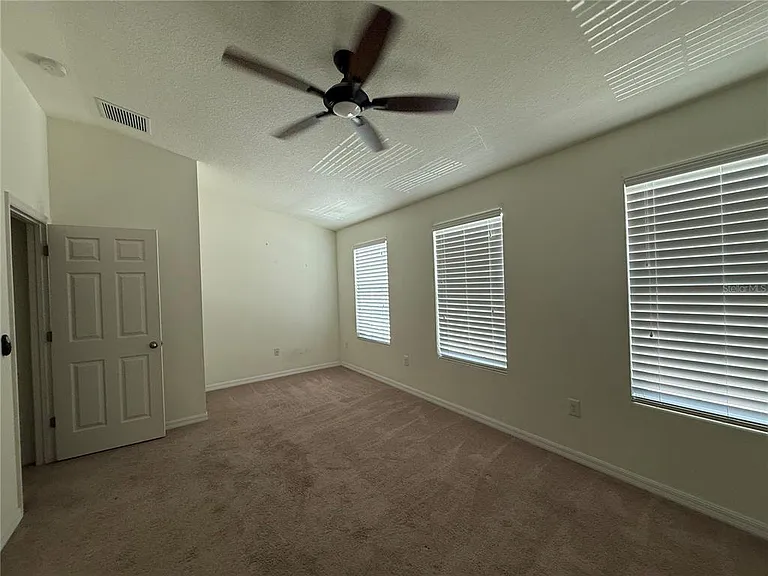 6843 40th Ln N — Photo 7