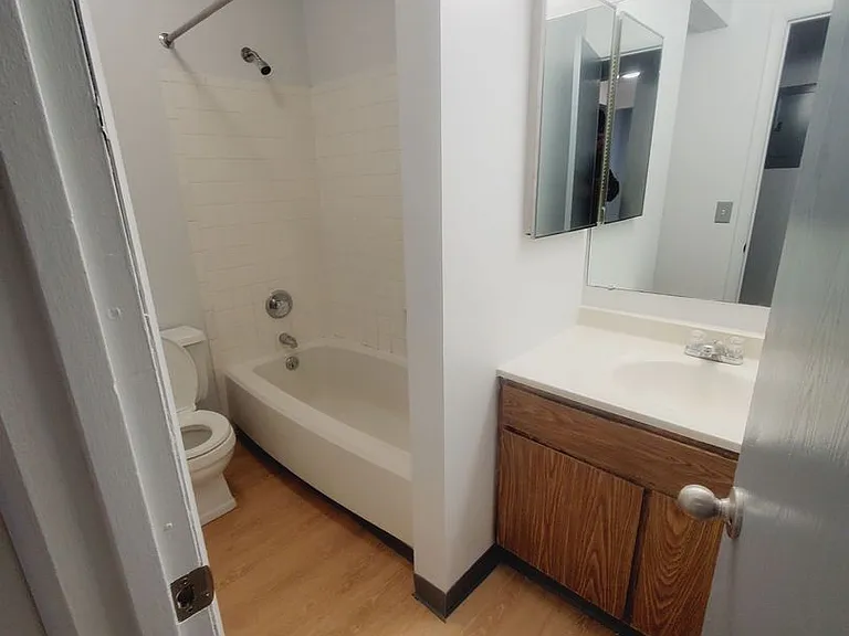 Sugarbush Apartments — Photo 144