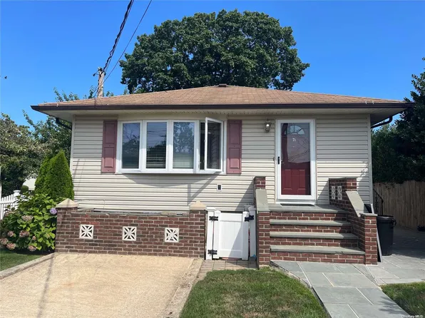 71 Cleveland Avenue, Rockville Centre, NY 11572