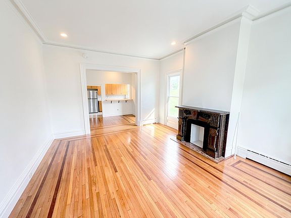 2nd image of 834 Warren St Floor 1